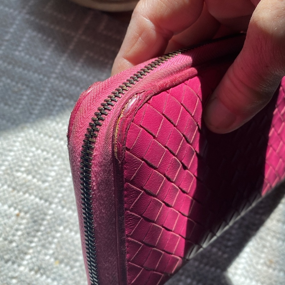 Bottega Veneta  zip around wallet - pink - Picture 4 of 16
